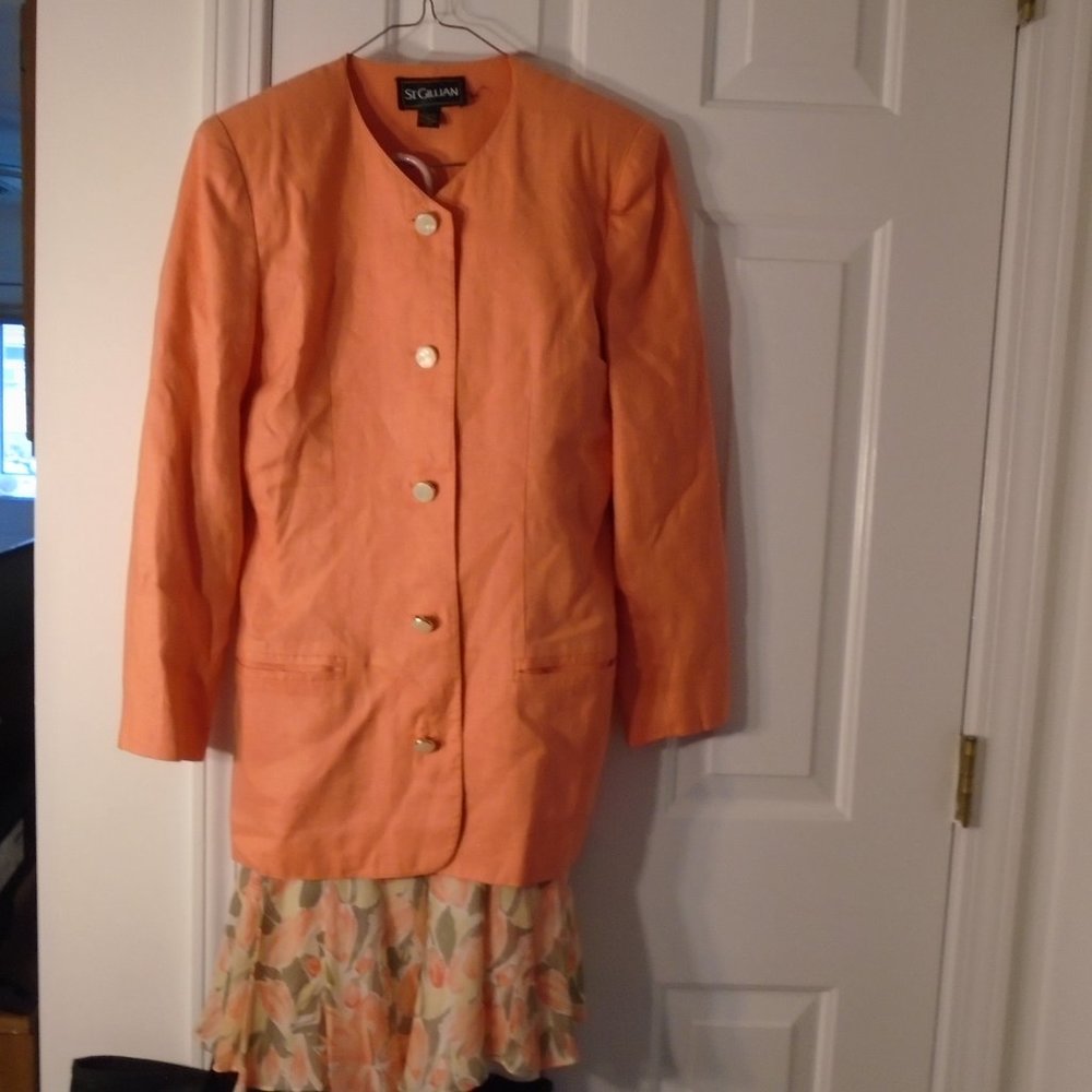 Women's St.Gillian 2 Piece Suit Jacket & Skirt Siz